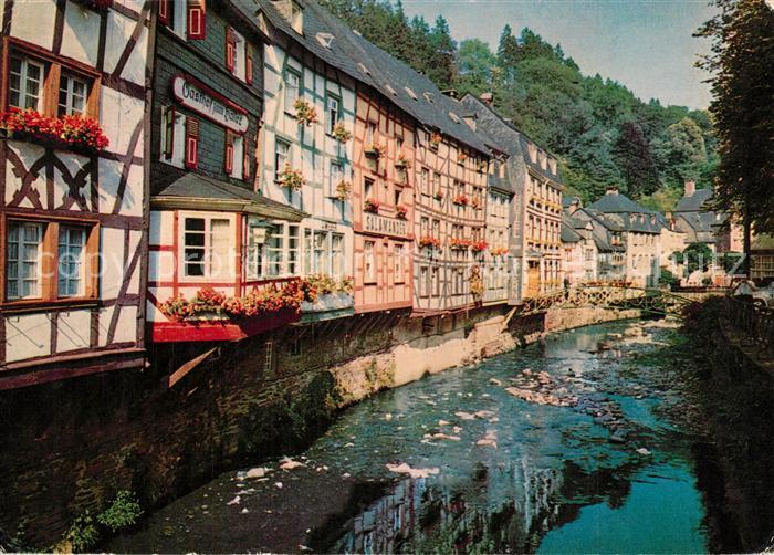 Monschau Fachwerkhaeuser an der Rur