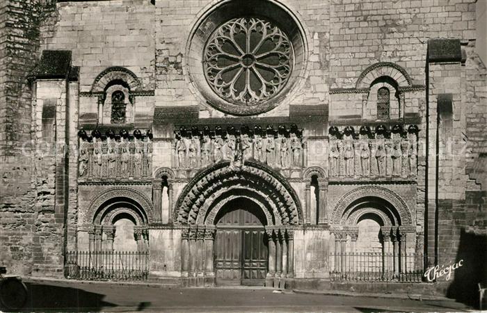 Thouars  Deux-Sevres Eglise Saint-Medard