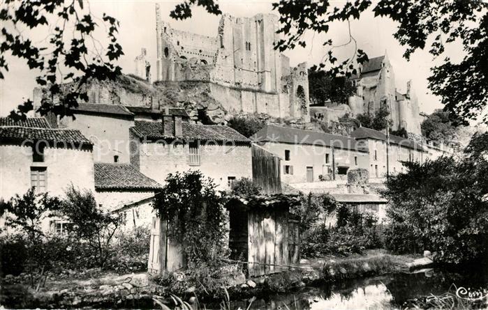 Chauvigny Ruines du Chateau Baronnial