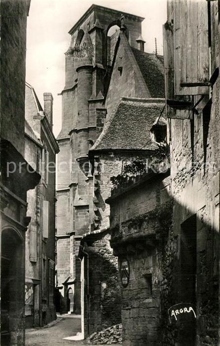 Sarlat-en-Perigord Rue de ancien Hopital Eglise Sainte-Mar