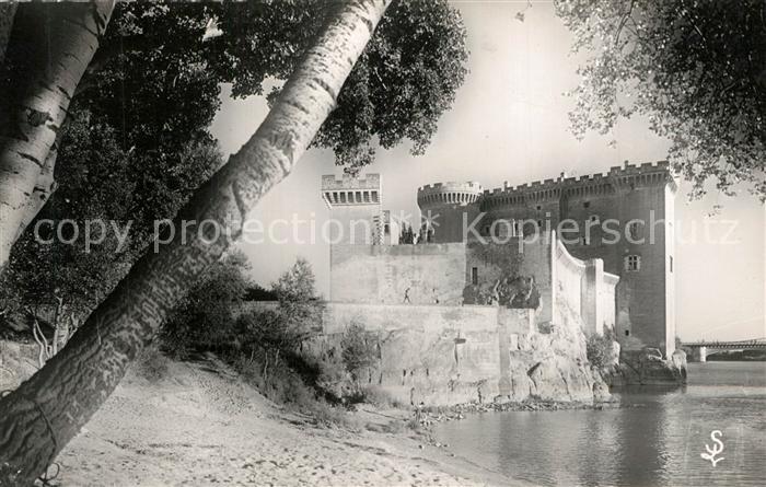 Tarascon Bouches-du-Rhone Chateau du Roi René sur les bords du Rhône vue de Tata