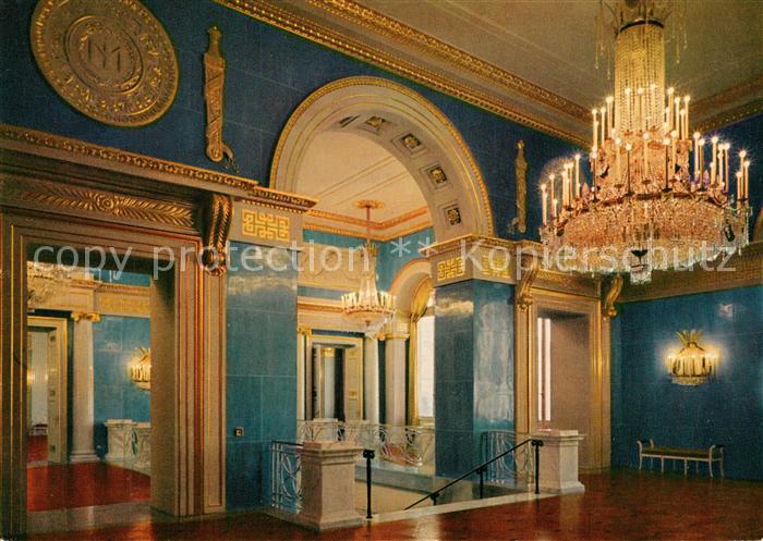 Muenchen Nationaltheater Treppenaufgang zum noerdlichen Jonischen Saal Kronleuch