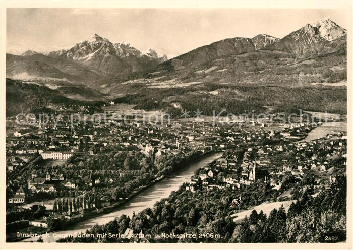 Innsbruck Panorama Blick gegen Serles und Nockspitze Alpen Fliegeraufnahme