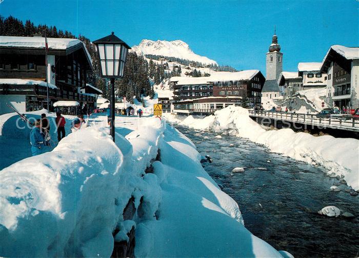Lech Vorarlberg Partie am Fluss im Winter Kirche Blick gegen Karhorn Alpen