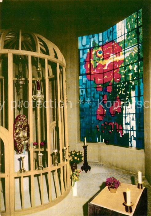 Neviges Velbert Neue Wallfahrtskirche Innenansicht Kirchenfenster