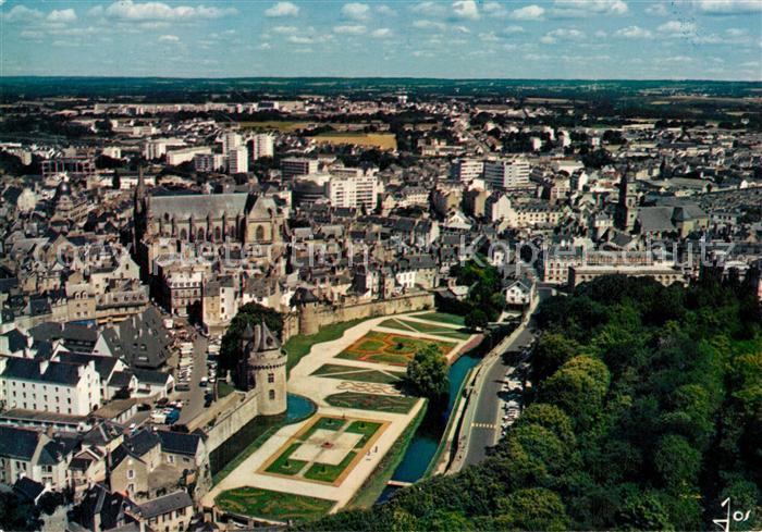 Vannes 56 Les jardins et les remparts vue aérienn