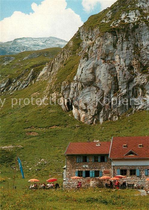 Lech Vorarlberg Ravensburger Huette mit Schafberg Alpen