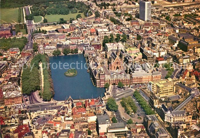 Den Haag Centrum met Hofvijver Ridderzaal en Parlementsgebouwen luchtfoto