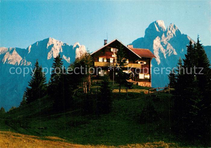 Moedlingerhuette Berghuette gegen Sparafeld Reichenstein Gesaeuse Alpen