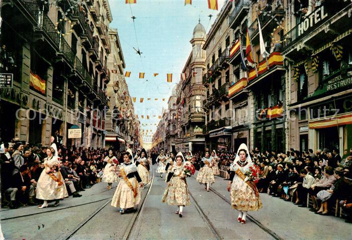 Valencia Valenciana Calle de la Paz Ofrenda de flores a la Virgen