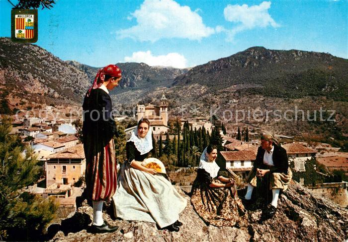 Valldemosa Parejas tipicas y la Cartuja Trachten Typische Paare und die Karthaus