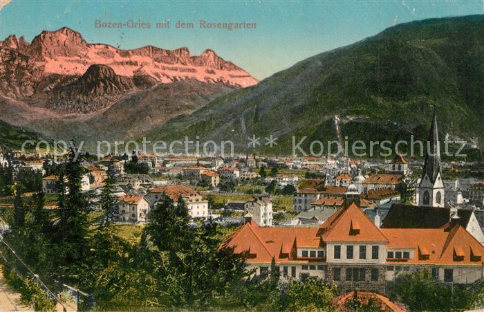 Gries-Quirein Bozen Stadtpanorama mit Kirche Blick zum Rosengarten Dolomiten