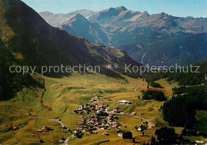 Berwang Tirol mit Knittelkarspitze Steinkarspitze Galtjoch Lechtaler Alpen Flieg
