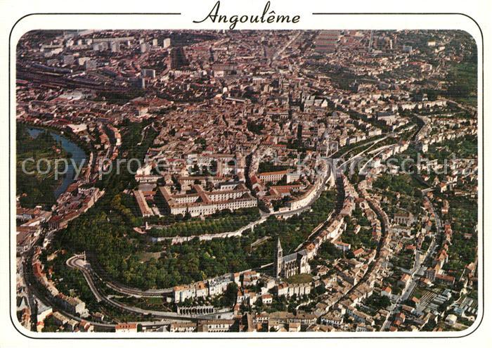 Angouleme La ville avec ses remparts vue aérienne