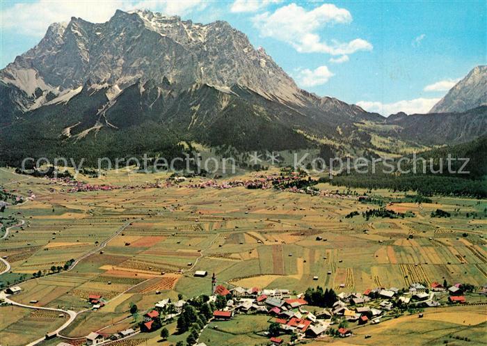 Lermoos Tirol Panorama mit Zugspitze Wettersteingebirge Fliegeraufnahme