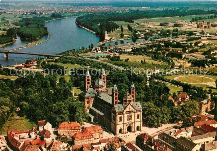Speyer Rhein Fliegeraufnahme mit Kaiserdom Kathedralkirche Paepstliche Basilika