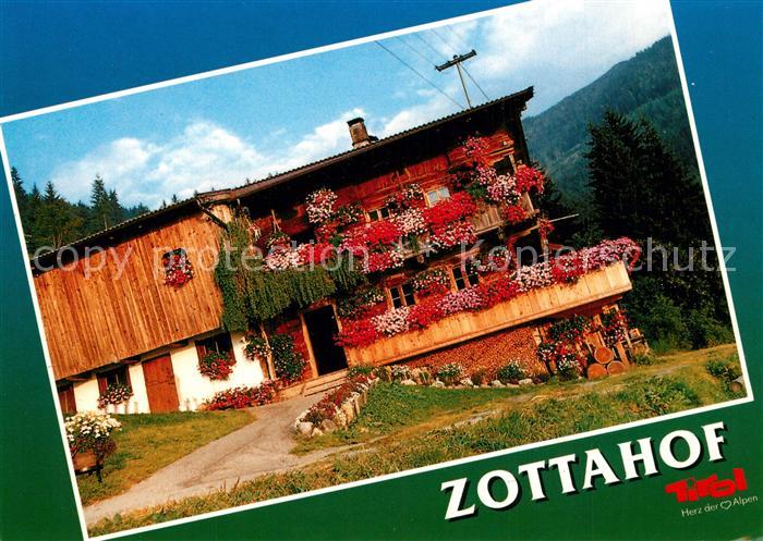 Alpbach Jausenstation Zottahof Blumenschmuck