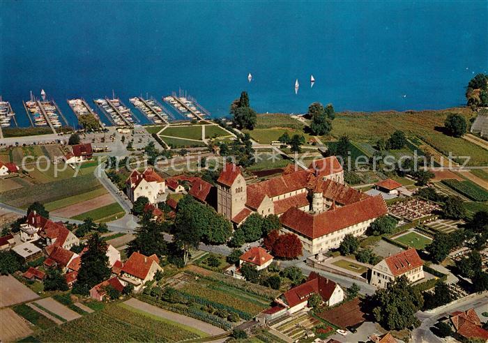 Mittelzell Marienmuenster ehemalige Benediktinerabtei Hafen Fliegeraufnahme