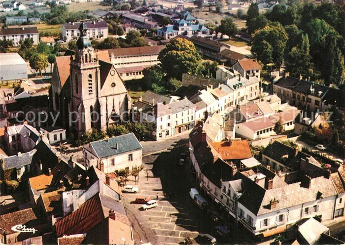 Limours Vue generale aerienne sur la place General de Gaulle