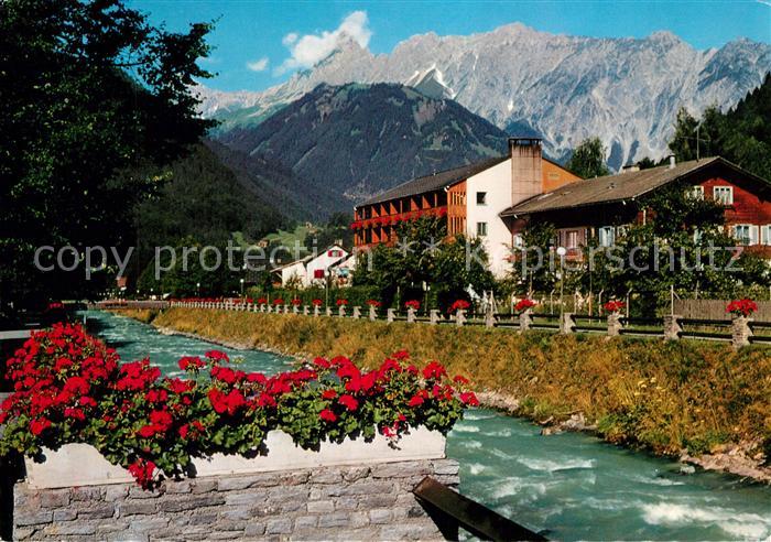 Schruns Vorarlberg mit Litzdamm Kurhotel und Vandanser Steinwand