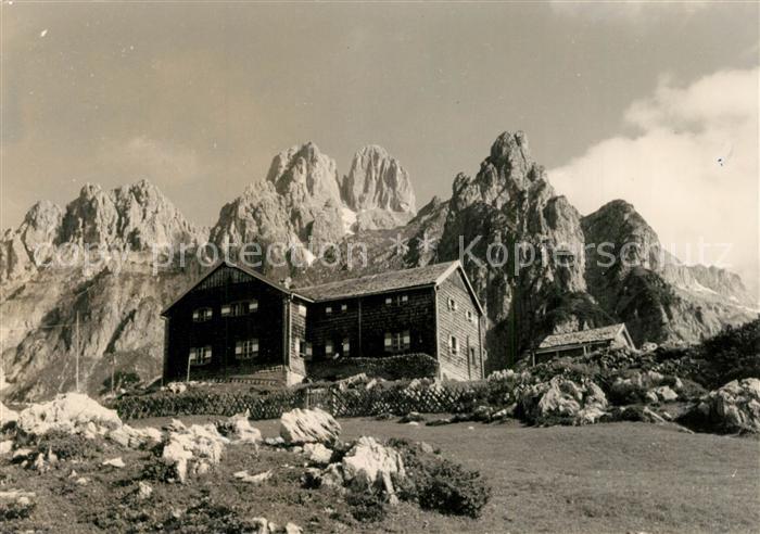 Ramsau Dachstein Steiermark Hofpuergelhuette mit Bischofsmuetze Dachsteingebirge