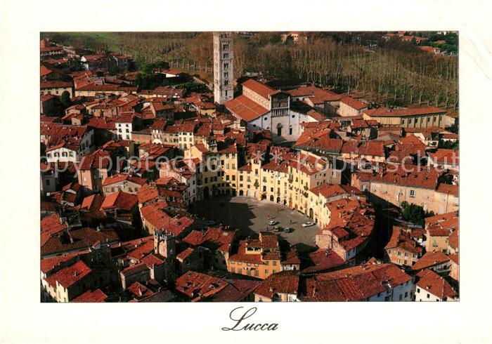 Lucca Anfiteatro Romano e Basilica di San Frediano Fliegeraufnahme