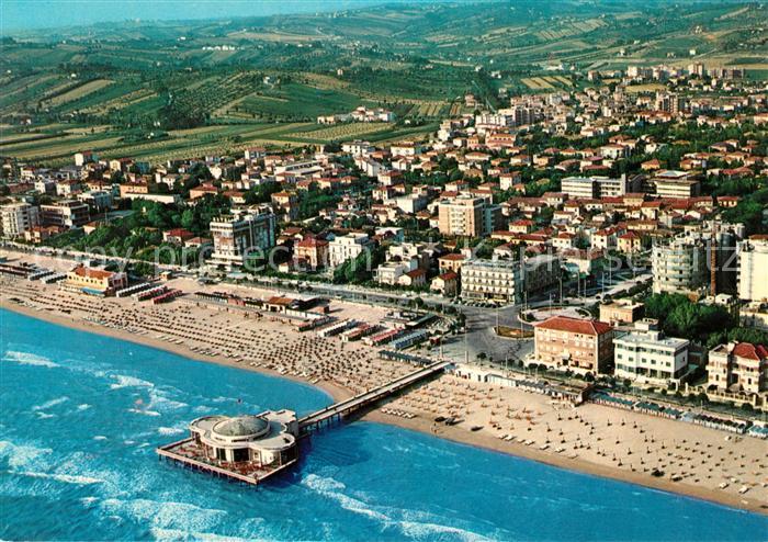 Senigallia Fliegeraufnahme mit Strand und Seebruecke
