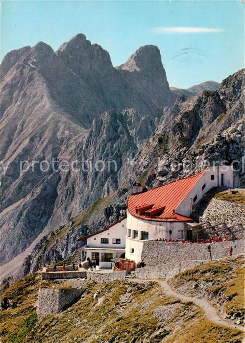 Innsbruck Nordkettenbahn Hafelekar Bergstation gegen Brandjoch