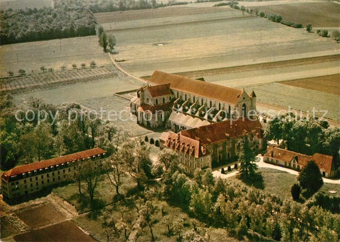 Pontigny Eglise abbatiale vue aérienne