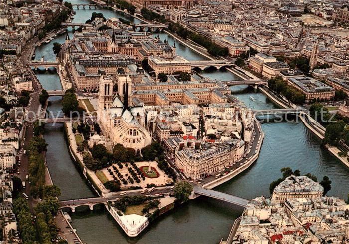 Paris Vue aerienne de l’Ille de la Cite et de Notre Dame