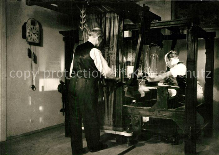 Grossschoenau Sachsen Heimatmuseum Damaststuhl im Betrieb