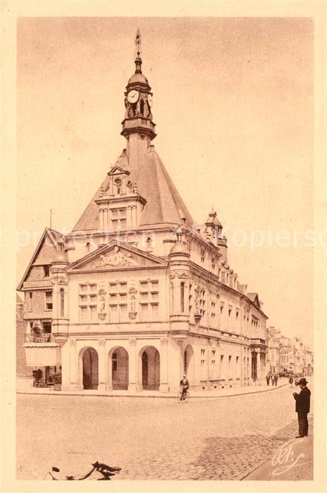 Peronne 80 Somme La facade Renaissance de Hotel de Ville et son Carillon