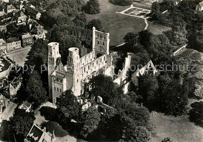 Jumieges Les Ruines de l’Abbaye Vue aerienne
