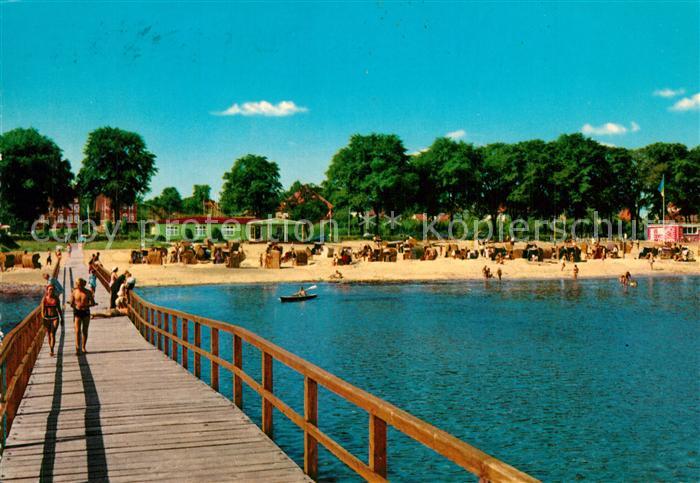 Eckernfoerde Seebruecke und Strand
