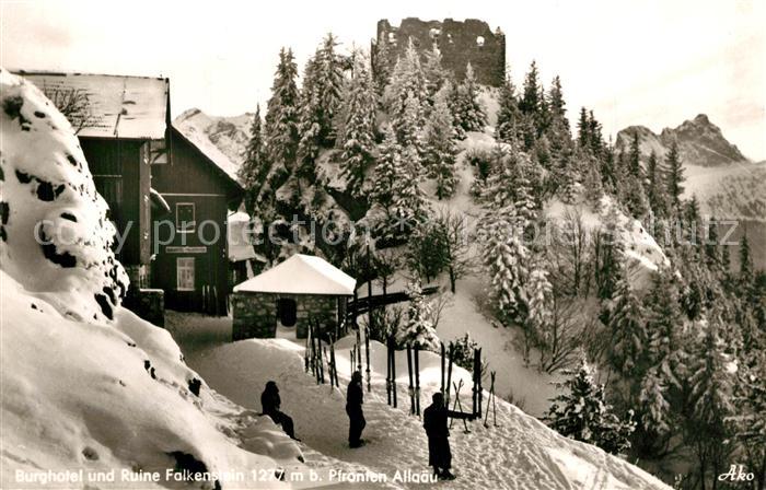Pfronten Ostallgaeu Bayern Burghotel und Ruine Falkenstein