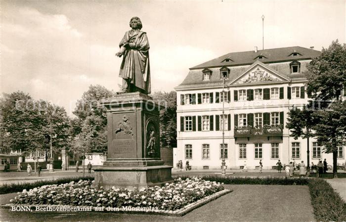 Bonn Rhein Beethovendenkmal auf dem Muensterplatz
