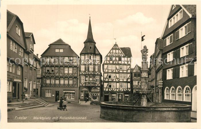 Fritzlar Marktplatz mit Rolandsbrunnen
