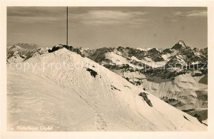 Nebelhorn Gipfel mit Zugspitze und Hochvogel