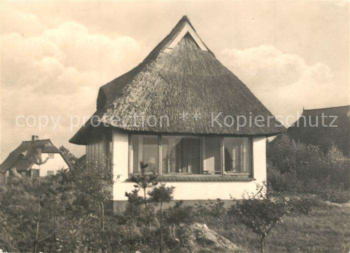 Ahrenshoop Ostseebad Neue Haeuser am Weg zum Hohen Ufer