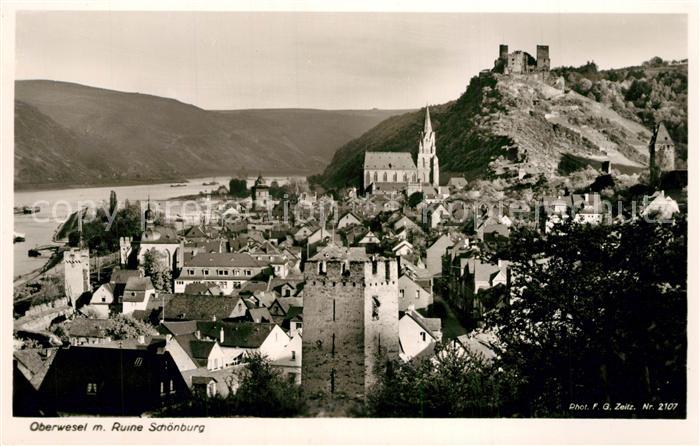 Oberwesel Rhein Panorama mit Ruine Schoenburg