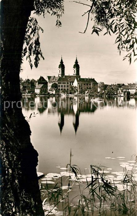 Bad Waldsee Uferpartie am Stadtsee Blick zur Kirche