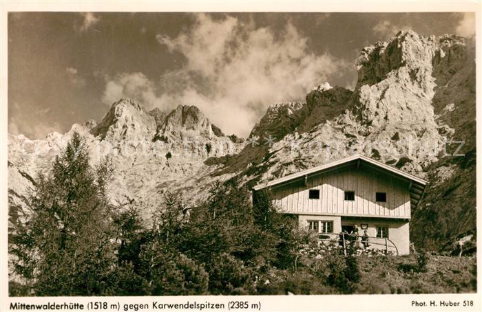 Mittenwald Karwendel Tirol Mittenwalderhuette gegen Karwendelspitzen