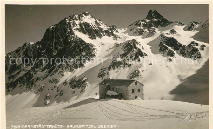 Darmstaedter Huette Berghuette mit Saumspitze und Seekopf Verwallgruppe