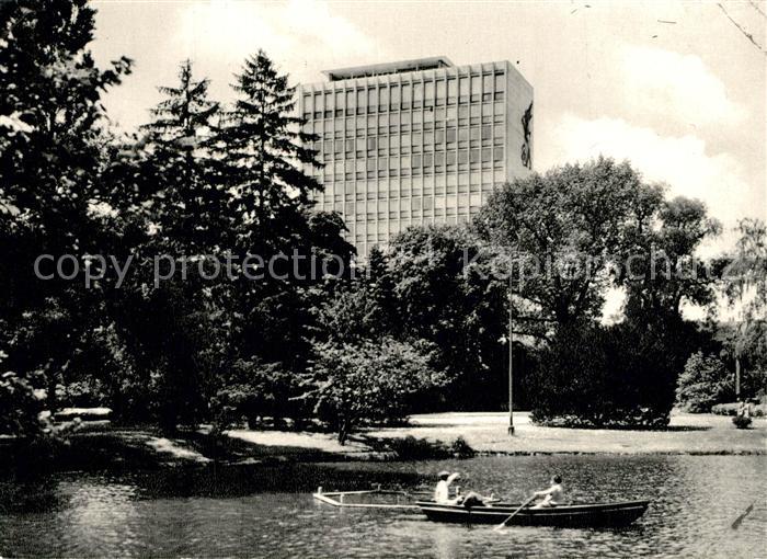 Karlsruhe Baden Karlsruher Lebensversicherung Gebaeude Stadtgartensee Bootfahren