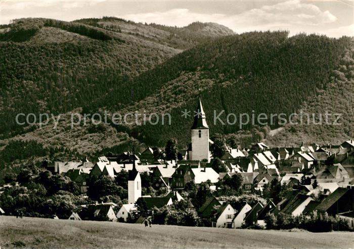 Winterberg Hochsauerland Ortsansicht mit Kirche Heilklimatischer Kurort