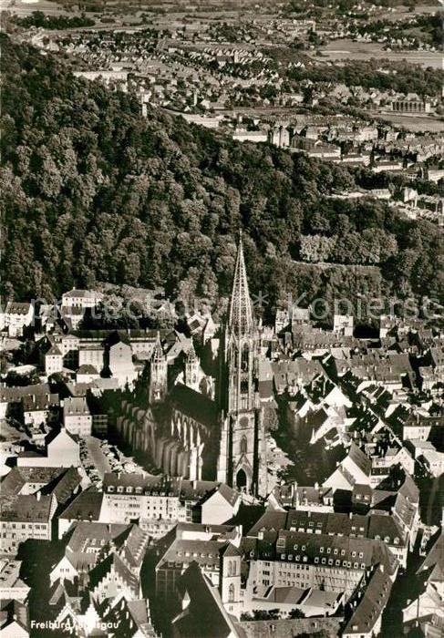 Freiburg Breisgau Stadtzentrum mit Muenster Fliegeraufnahme