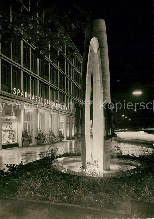 Koeln Rhein Sparkassenbrunnen Nachtaufnahme