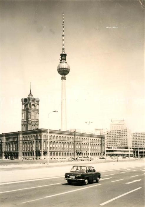 Berlin Rotes Rathaus Fernseh- und UKW Turm Hauptstadt der DDR