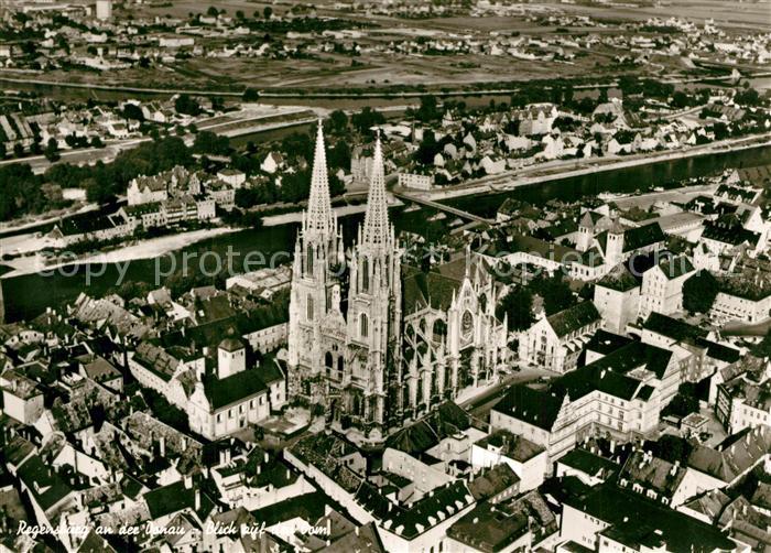 Regensburg Stadtbild mit Dom Fliegeraufnahme