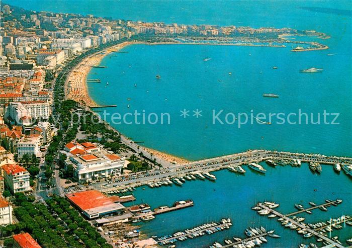 Cannes Alpes-Maritimes Vue generale aerienne sur le Vieux Port les Jardins du Ca